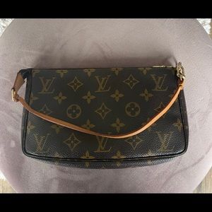 Authentic Louis Vuitton Monogram Pochette
